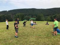 4. oddil bojuje na louce.jpg